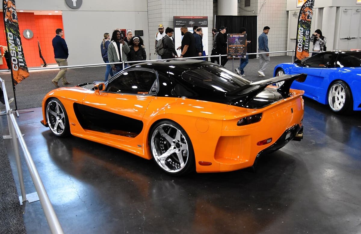 마쓰다 RX-7 베일사이드 포춘 양산 차량. 도쿄 드리프트와 같은 모델의 참고 사진이며 영화 스틸이 아닙니다.
